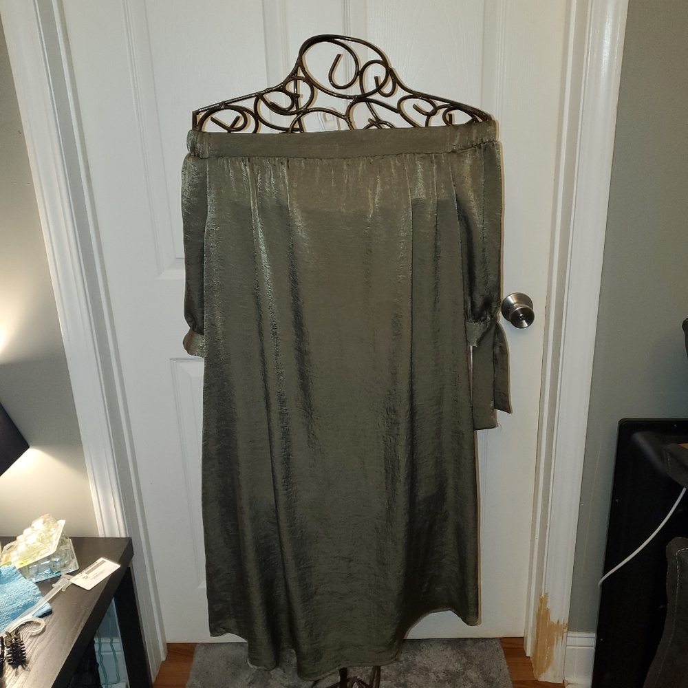 Off-shoulder dress